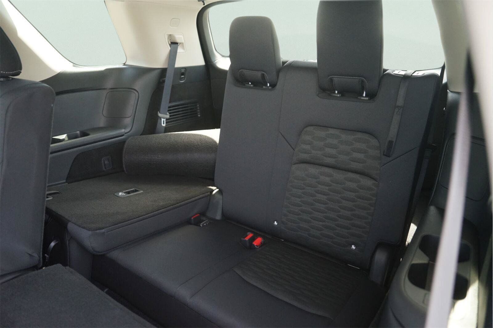 Used 2025 Nissan Pathfinder SV FWD image 14