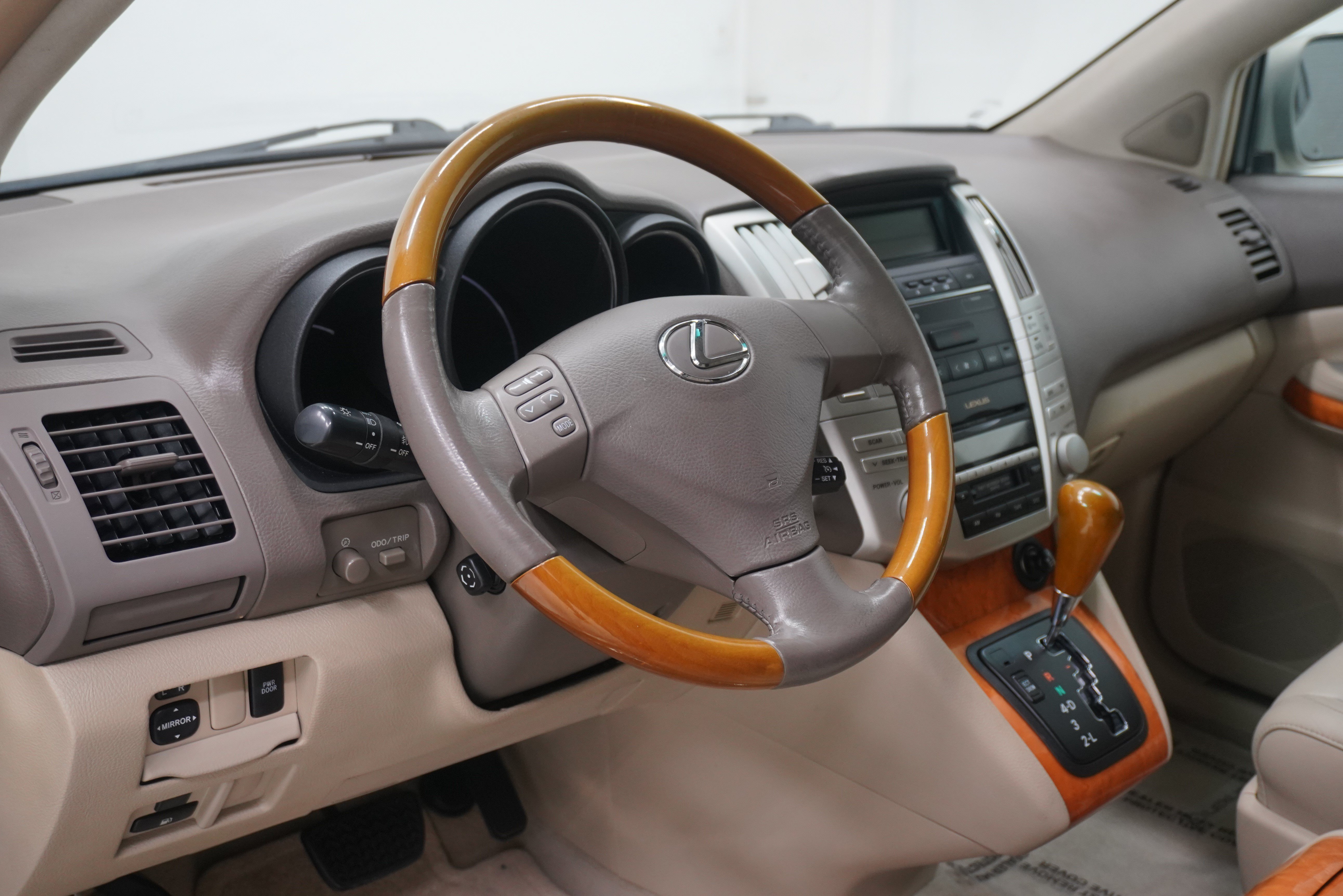 Used 2005 Lexus RX 330 w/ Premium Pkg FWD image 10
