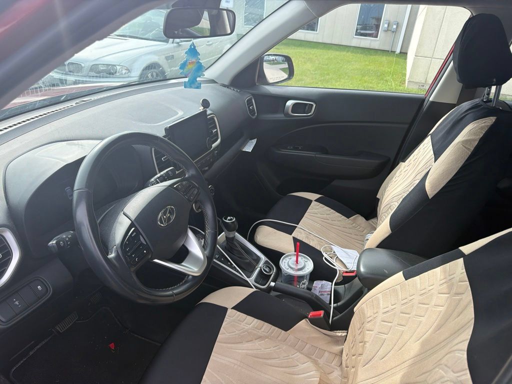 Used 2024 Hyundai Venue SEL FWD image 9