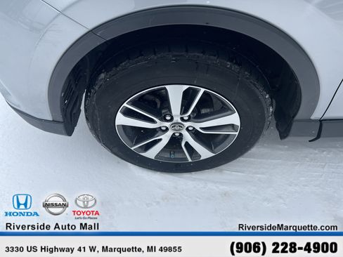 Used 2017 Toyota RAV4 XLE image 11