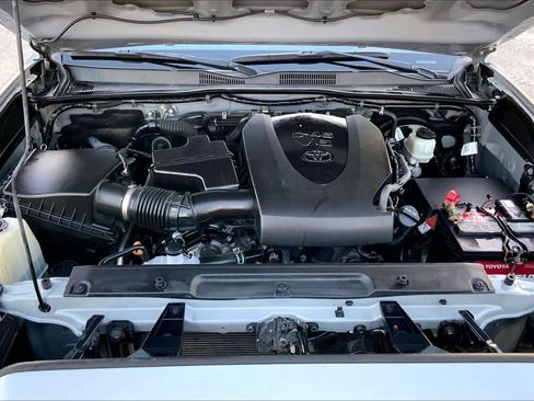 Used 2020 Toyota Tacoma TRD Sport w/ Technology Package image 30