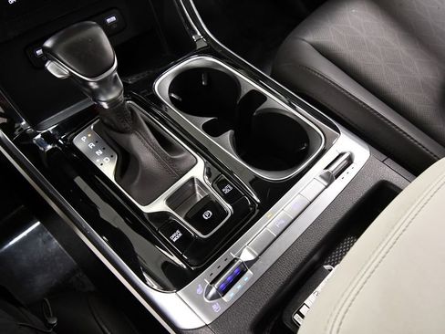 Certified 2023 Kia Carnival SX FWD image 28