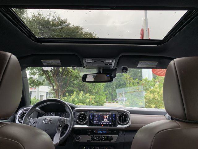 Used 2018 Toyota Tacoma Limited RWD image 32