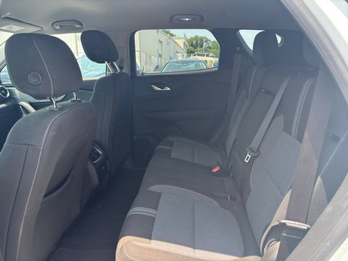 Used 2025 Chevrolet Blazer LT FWD image 21