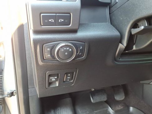 Used 2020 Ford F150 XLT w/ Equipment Group 302A Luxury AWD/4WD image 21