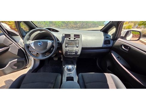 Used 2013 Nissan Leaf S FWD image 3