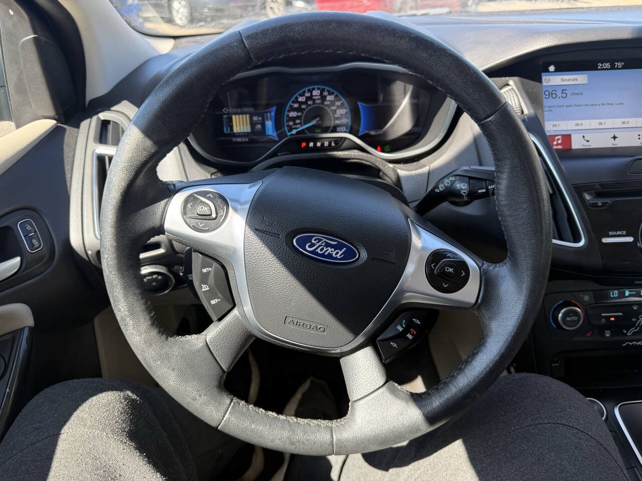 Used 2017 Ford Focus Electric Hatchback FWD image 27