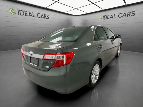 Used 2012 Toyota Camry XLE w/ Leather Pkg FWD image 5