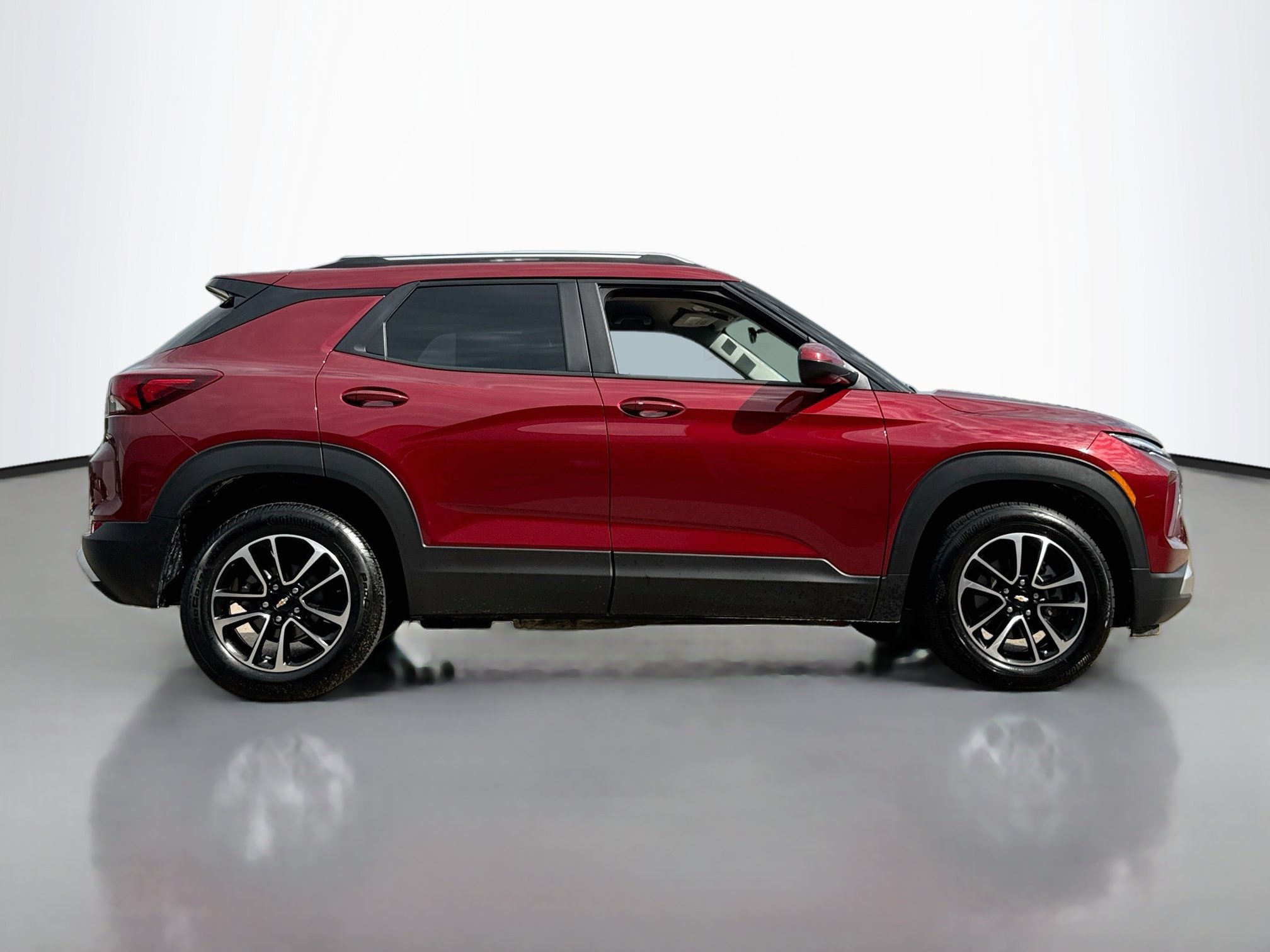 Used 2025 Chevrolet TrailBlazer LT FWD image 8