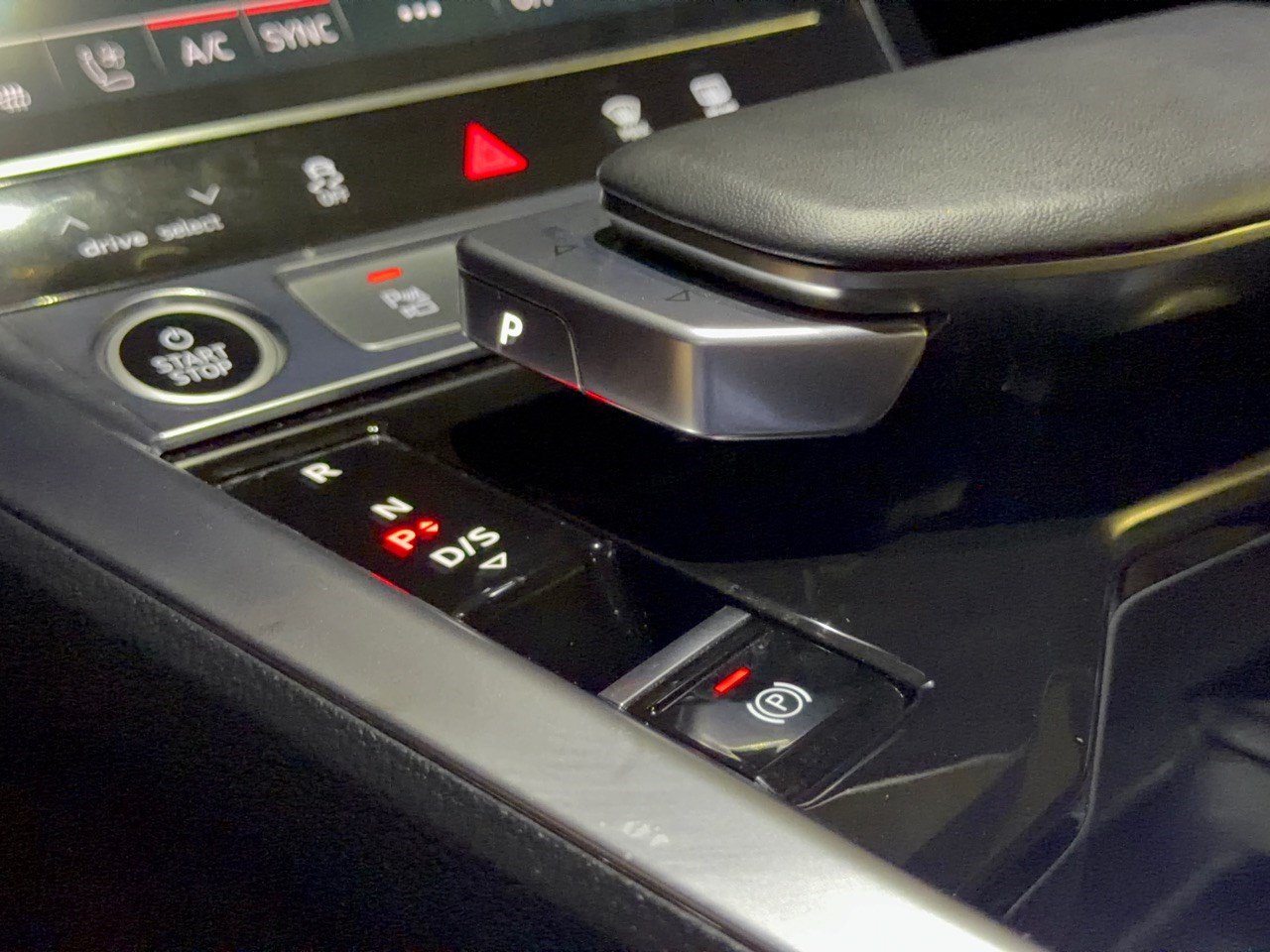 Used 2024 Audi Q8 e-tron Premium Plus AWD/4WD image 21