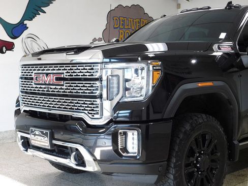 Used 2021 GMC Sierra 3500 Denali w/ Denali Ultimate Package AWD/4WD image 16
