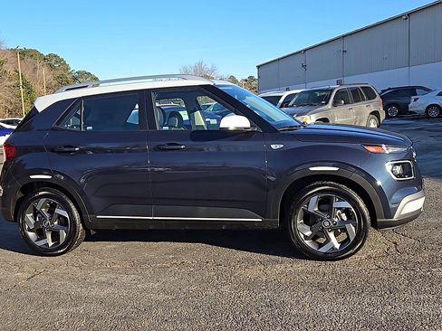 Certified 2025 Hyundai Venue Limited image 2