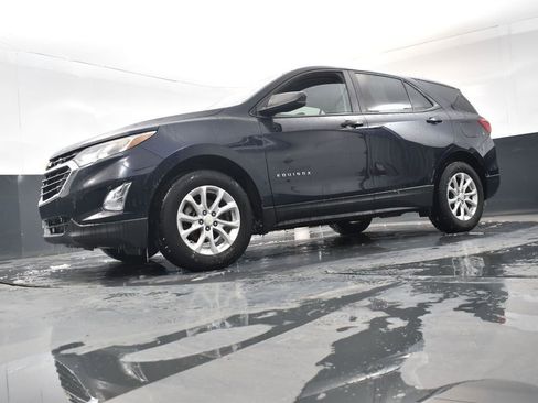 Used 2020 Chevrolet Equinox LS w/ LS Convenience Package image 24