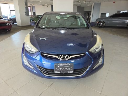 Used 2016 Hyundai Elantra SE w/ Option Group 02 FWD image 2