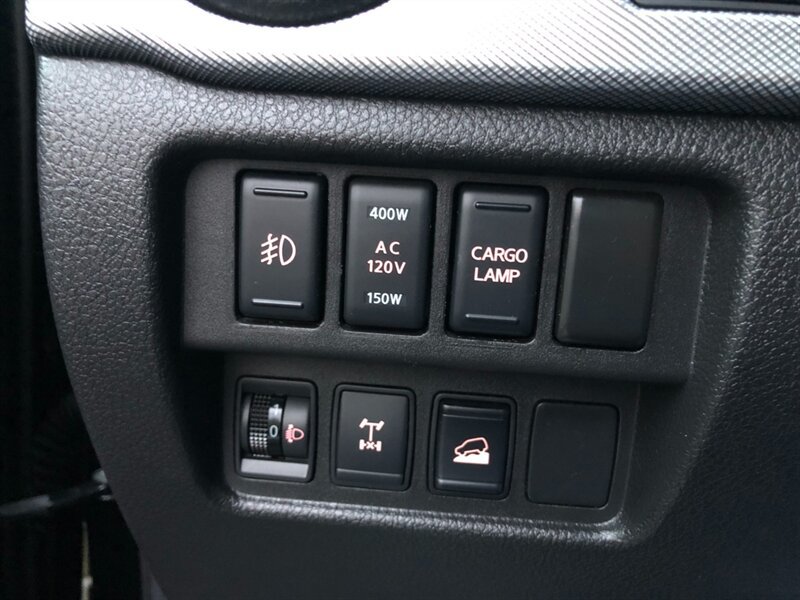 Used 2017 Nissan Titan PRO-4X AWD/4WD image 17