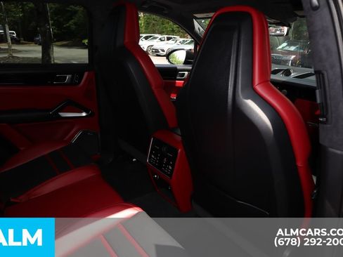 Used 2023 Porsche Cayenne Turbo AWD/4WD image 23