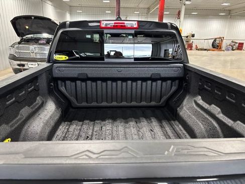 Used 2023 Chevrolet Colorado Z71 w/ Z71 Convenience Package 2 AWD/4WD image 10