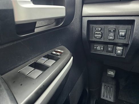 Used 2018 Toyota Tundra SR5 image 39