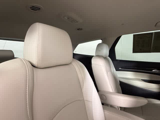 Used 2024 Buick Enclave Essence w/ Technology Package AWD/4WD image 28
