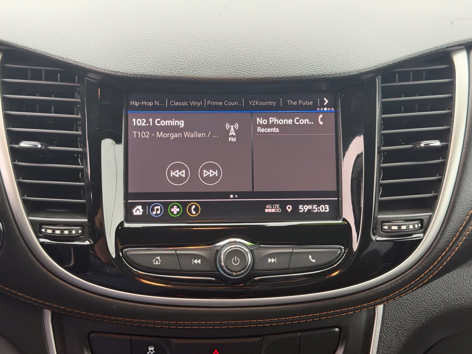 Used 2020 Chevrolet Trax LT w/ LT Convenience Package FWD image 20