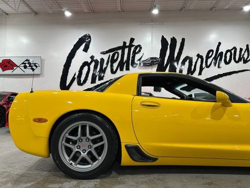 Used 2004 Chevrolet Corvette Z06 w/ Memory Package RWD image 4