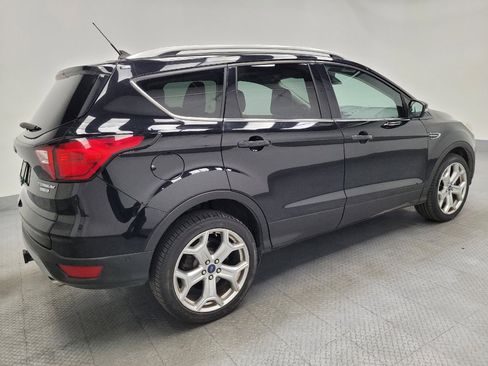 Used 2019 Ford Escape Titanium image 10