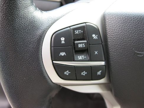 Used 2023 Ford Explorer Limited w/ Equipment Group 301A image 16