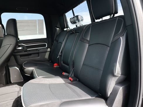 New 2026 RAM 3500 Laramie AWD/4WD image 32
