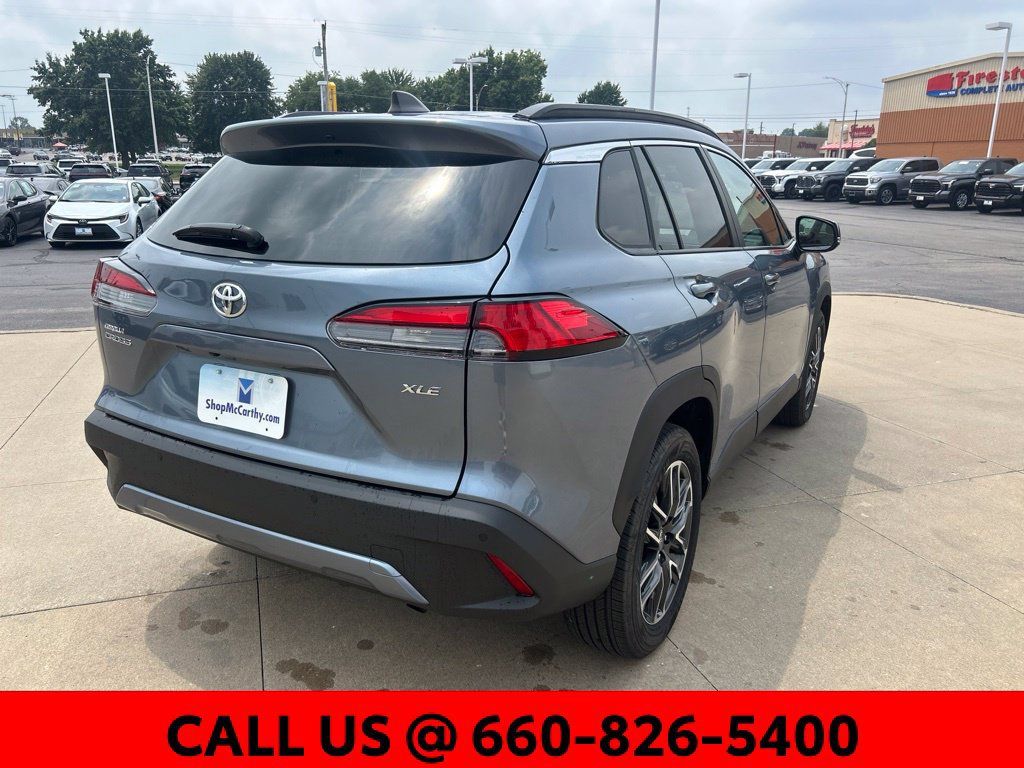 Used 2026 Toyota Corolla Cross XLE FWD image 9