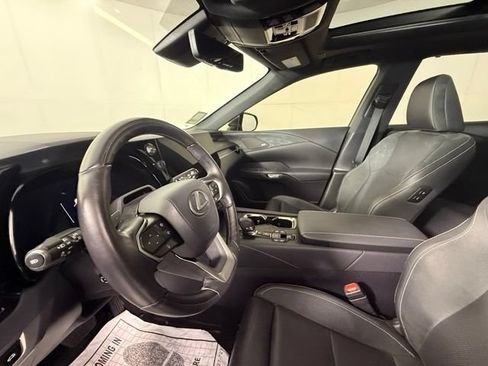Used 2025 Lexus RX 450h AWD w/ Convenience Package image 16