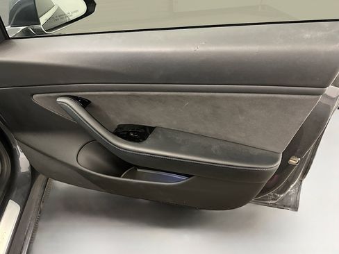 Used 2019 Tesla Model 3 Long Range image 34