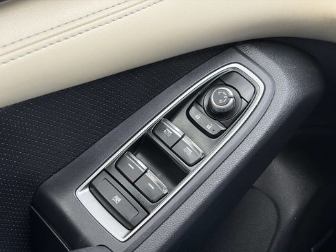 Used 2019 Subaru Ascent Limited w/ Popular Package #2 image 12