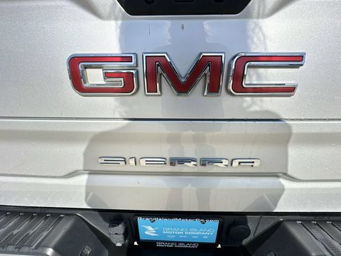 Used 2021 GMC Sierra 1500 SLT w/ SLT Premium Plus Package AWD/4WD image 31