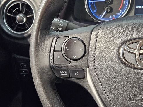 Used 2019 Toyota Corolla SE FWD image 27