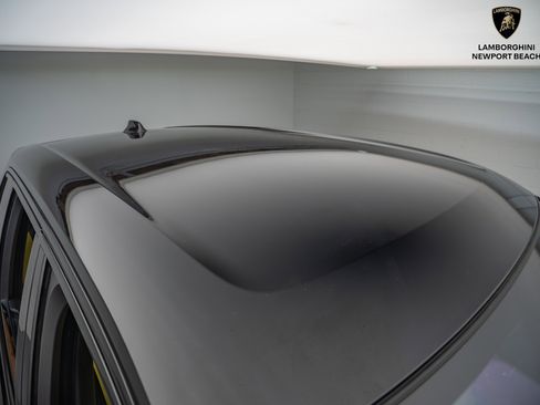 Used 2022 Rolls-Royce Cullinan Black Badge w/ Dark Exterior Package image 7