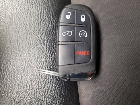 Used 2018 Jeep Compass Altitude w/ Popular Equipment Group image 32