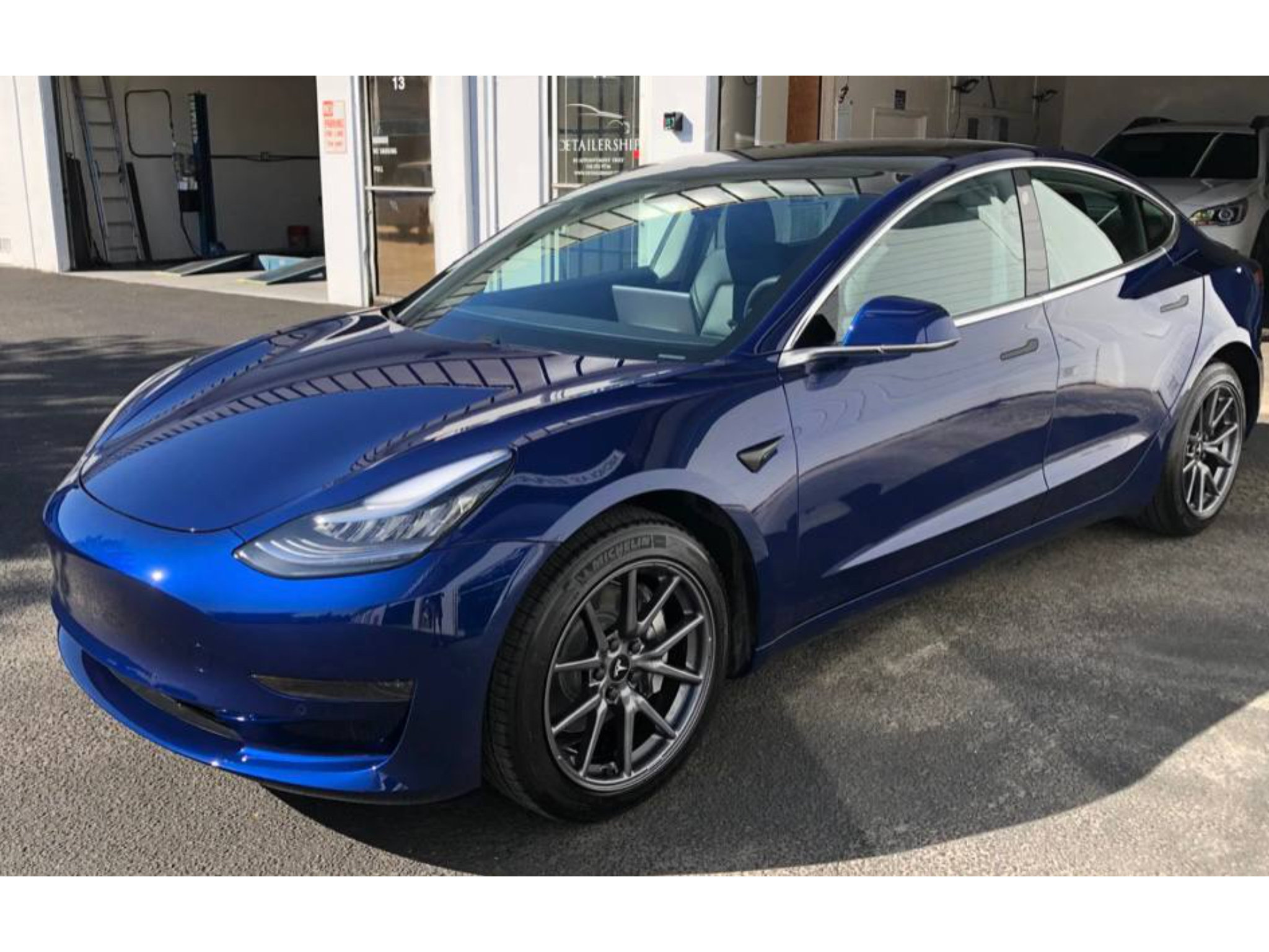 Used 2019 Tesla Model 3 Standard Range Plus RWD image 1