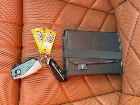 Used 2023 BMW i7 xDrive60 w/ Executive Package 2 image 22