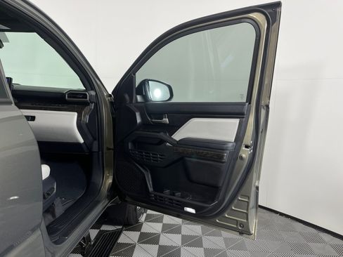 Used 2025 Toyota Tacoma Limited AWD/4WD image 30