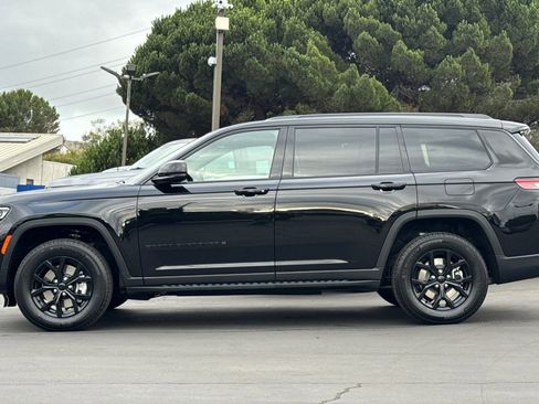 New 2025 Jeep Grand Cherokee L Altitude image 8