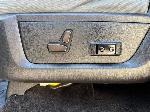 Used 2017 RAM 1500 Big Horn AWD/4WD image 29