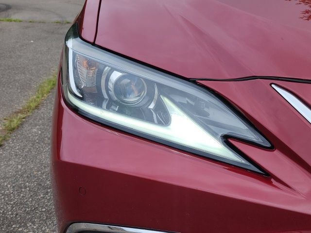 Used 2021 Lexus ES 300h w/ Premium Package FWD image 9