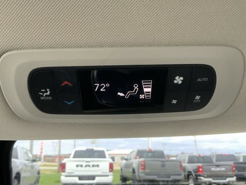 Used 2021 Chrysler Pacifica Limited w/ Premium & Safety Sphere Group image 68