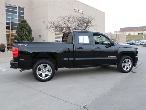 Used 2017 Chevrolet Silverado 1500 Custom w/ Custom Convenience Package image 6