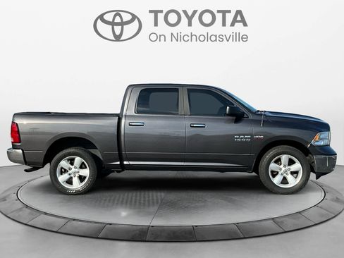 Used 2018 RAM 1500 Classic SLT image 7