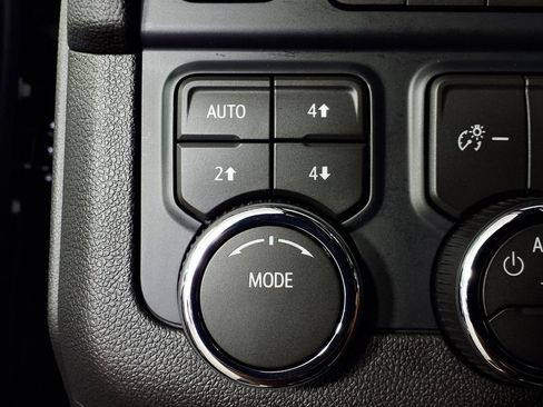 Used 2026 Chevrolet Suburban RST w/ Comfort Package AWD/4WD image 14