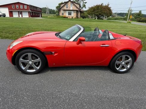 Used 2008 Pontiac Solstice Convertible w/ Premium Package RWD image 2