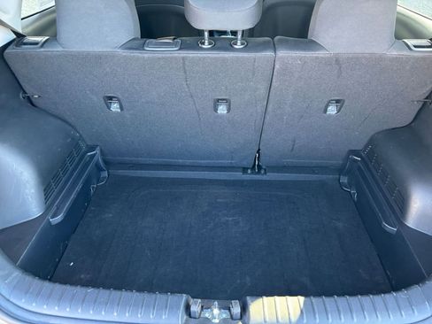 Used 2025 Kia Soul LX w/ LX Technology Package FWD image 29