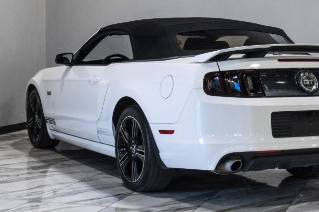 Used 2013 Ford Mustang GT Premium w/ Electronics Pkg RWD image 22
