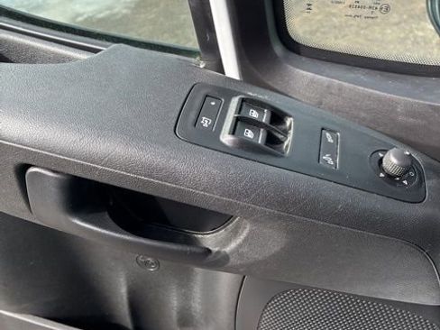 Used 2025 RAM ProMaster 2500 w/ Convenience Group image 35